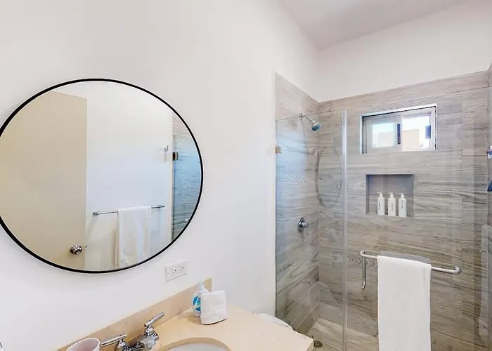 Сasa de vacaciones Luxurious Mountain-view Close To The Sea With Rooftop Sunset Views *